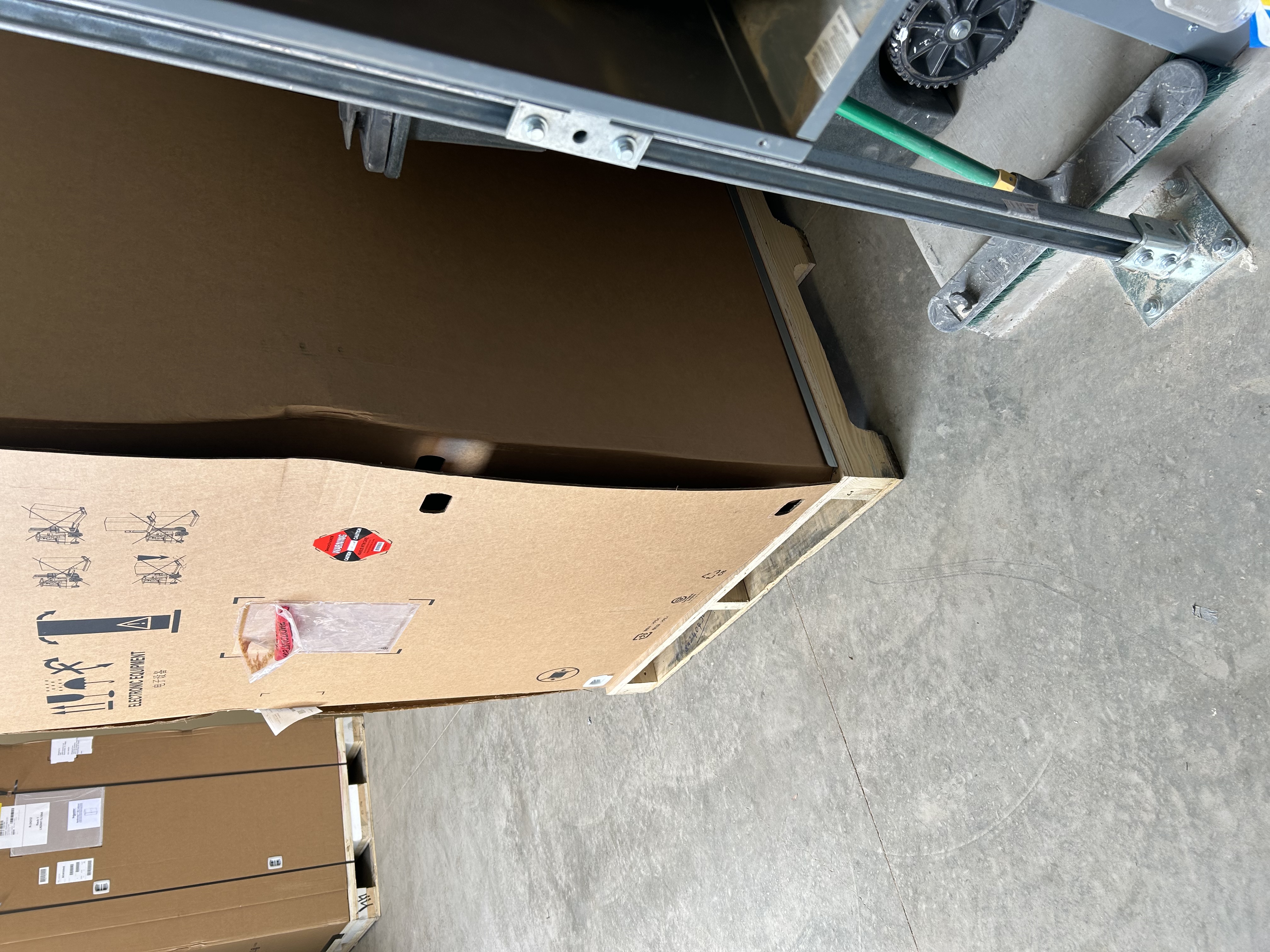 Photo in equipment-delivery