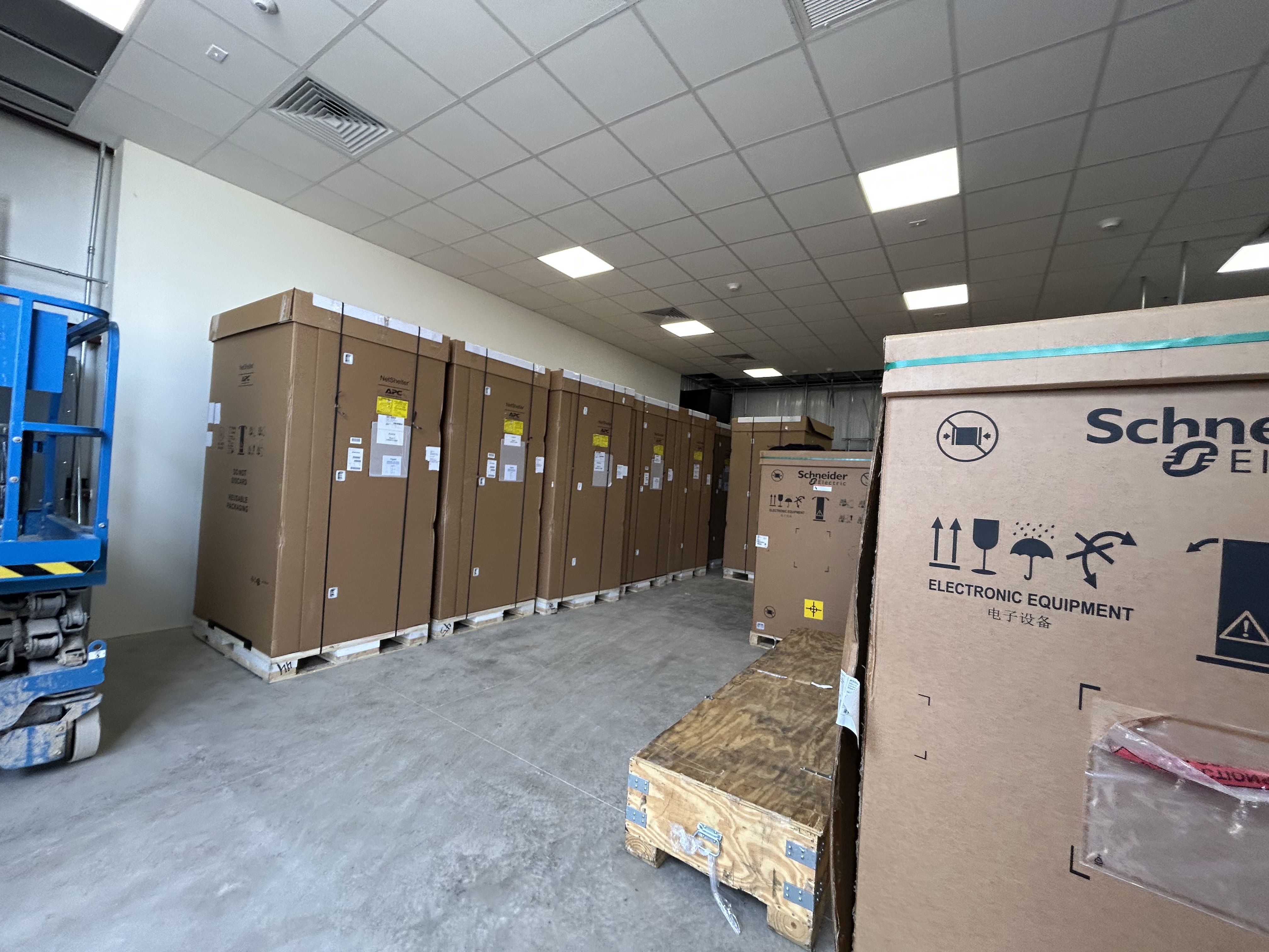 Photo in equipment-delivery